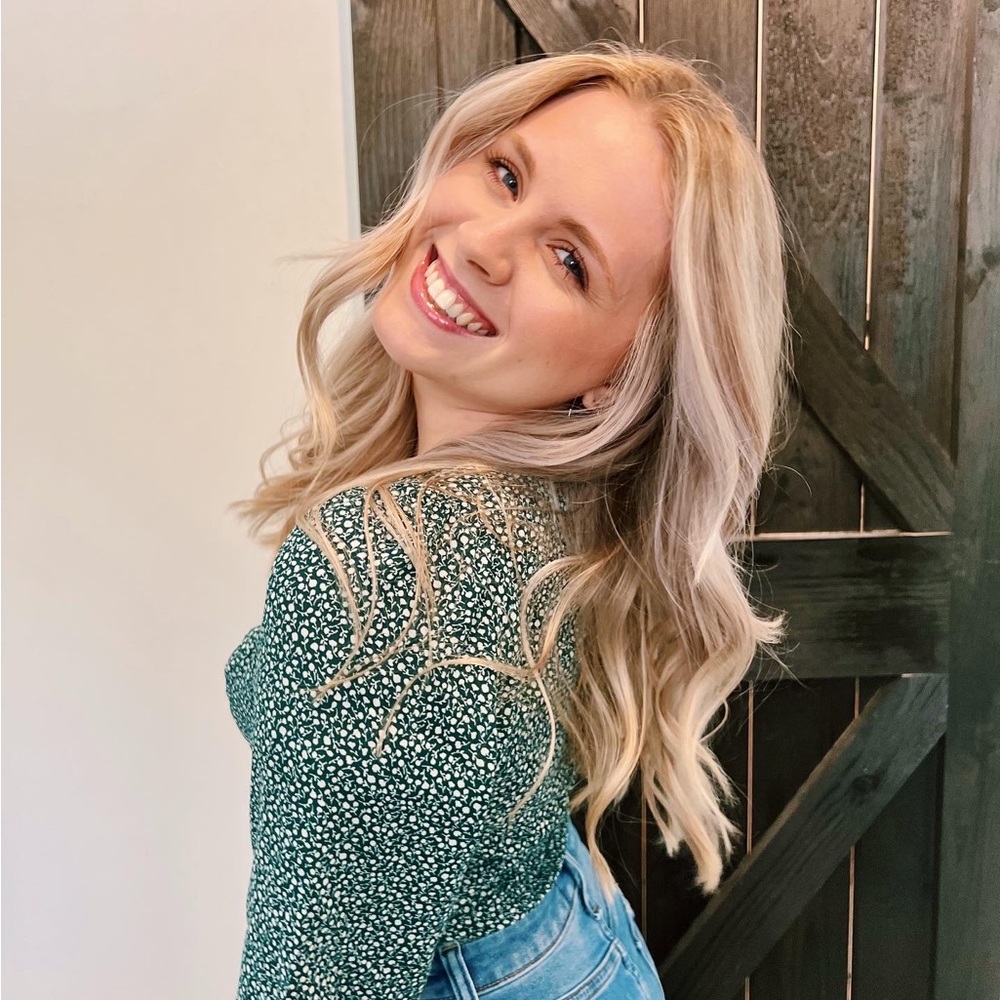 Meet your Posher, Lauren